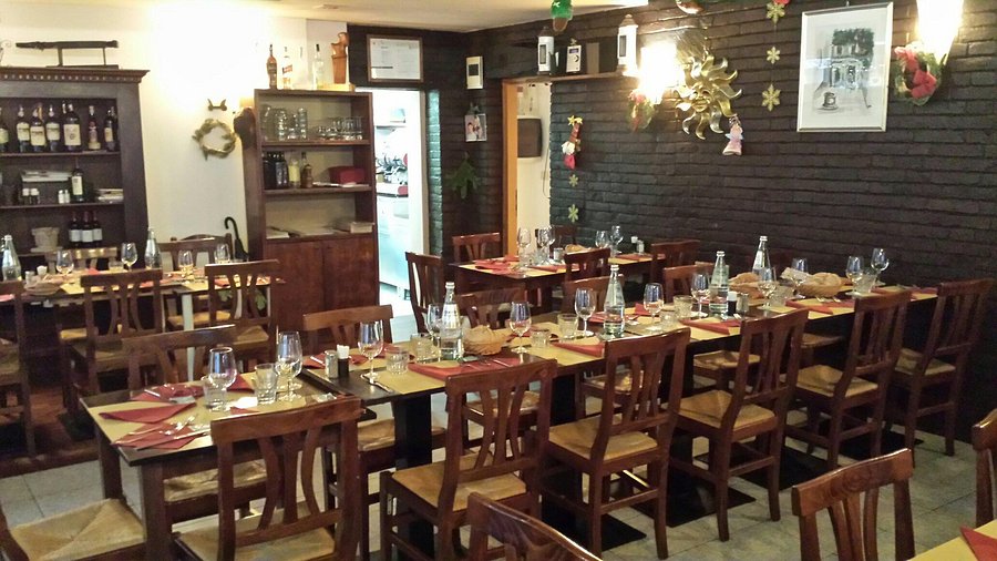 Sala interna del ristorante La Colonna a Venezia